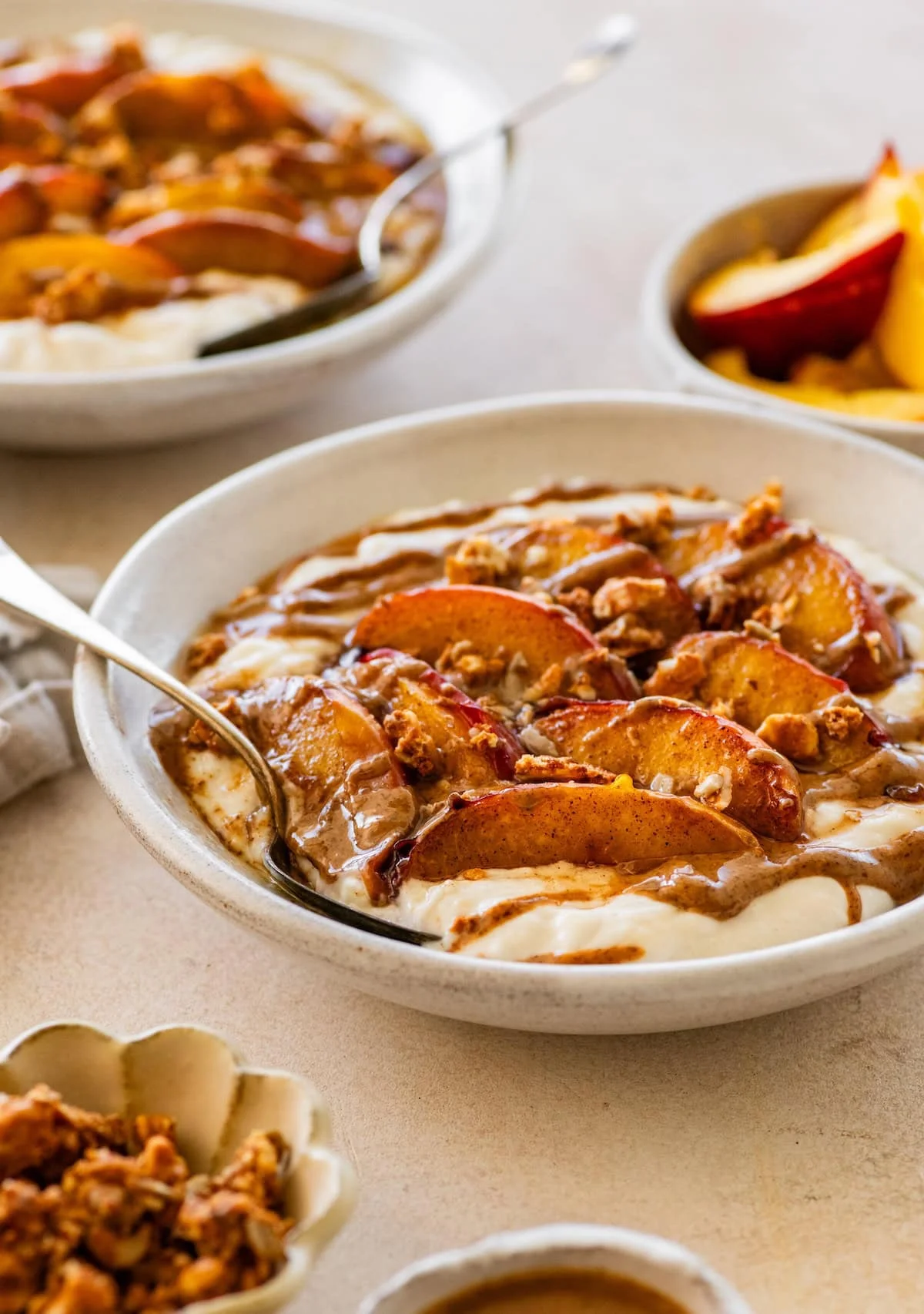 A Peach Crisp Yogurt Bowl That Tastes Like Summer Breakfast - photo 1