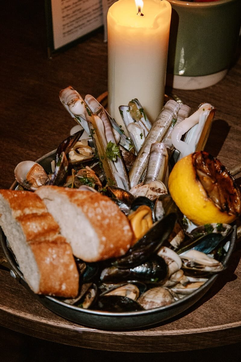 Shellfish and mussels sautéed in white wine at Peps